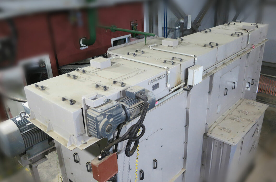 Spoon sampler / slotted vessel sampler for ore concentrate