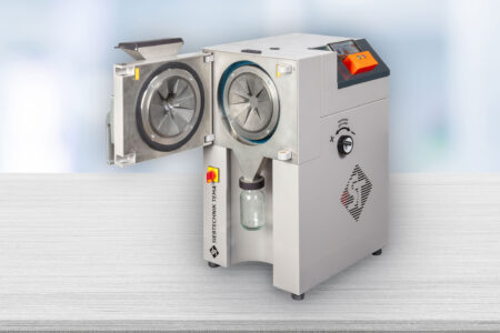Disc mill SBM 200
Open view
View of the grinding mechanism
App control, HMI, gap width adjustment, grinding discs, tungsten carbide, WC, safety sensor, feed hopper