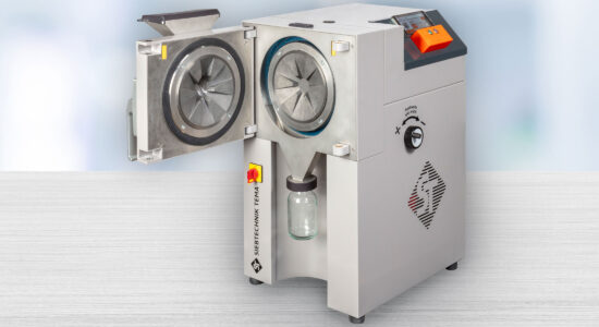 Disc mill SBM 200
Open view
View of the grinding mechanism
App control, HMI, gap width adjustment, grinding discs, tungsten carbide, WC, safety sensor, feed hopper
