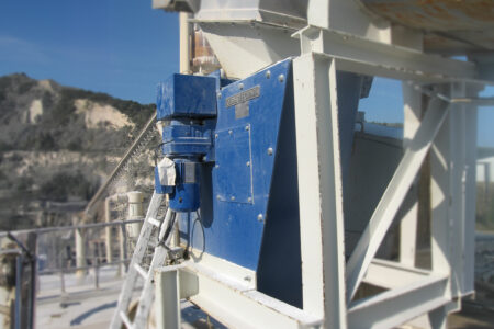A downpipe sampler type FPN from SIEBTECHNIK TEMA in a system for quicklime
