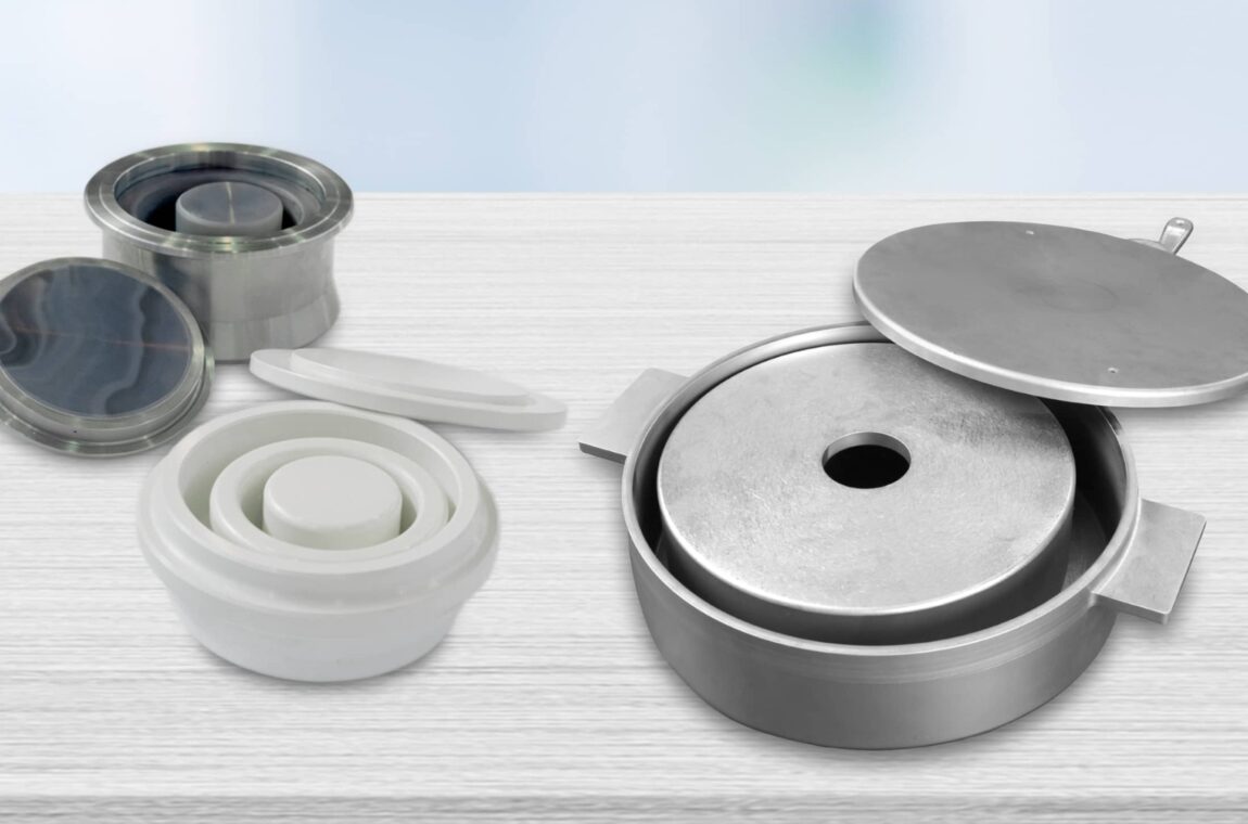 Vibratory disk mill Grinding vessels made of zirconium oxide steel and agate