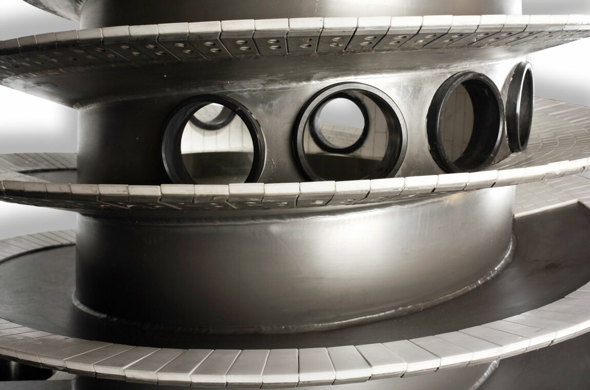 CONTHICK sieve decanter Detailed view of the centrifuge screw with pin ceramic tiles