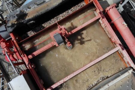 Oscillating jig in the gravel works - view from above