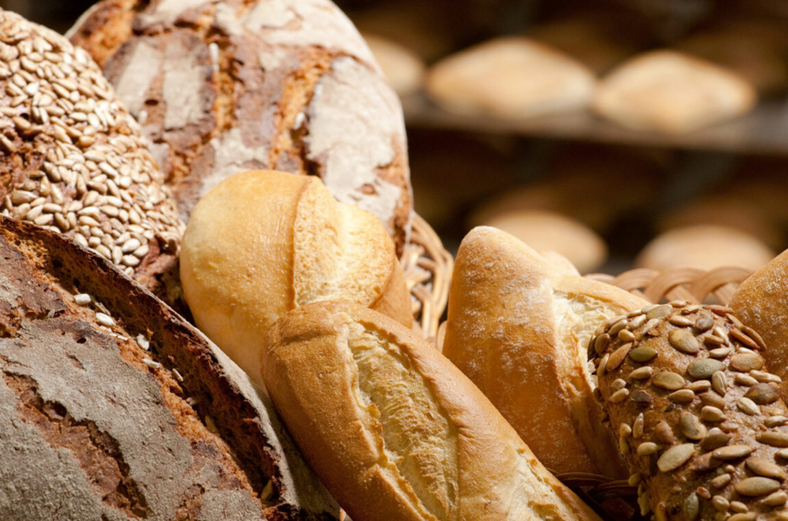 Various types of bread and rolls. Ammonium sulphate is used, among other things, as an acidity regulator in flours and breads