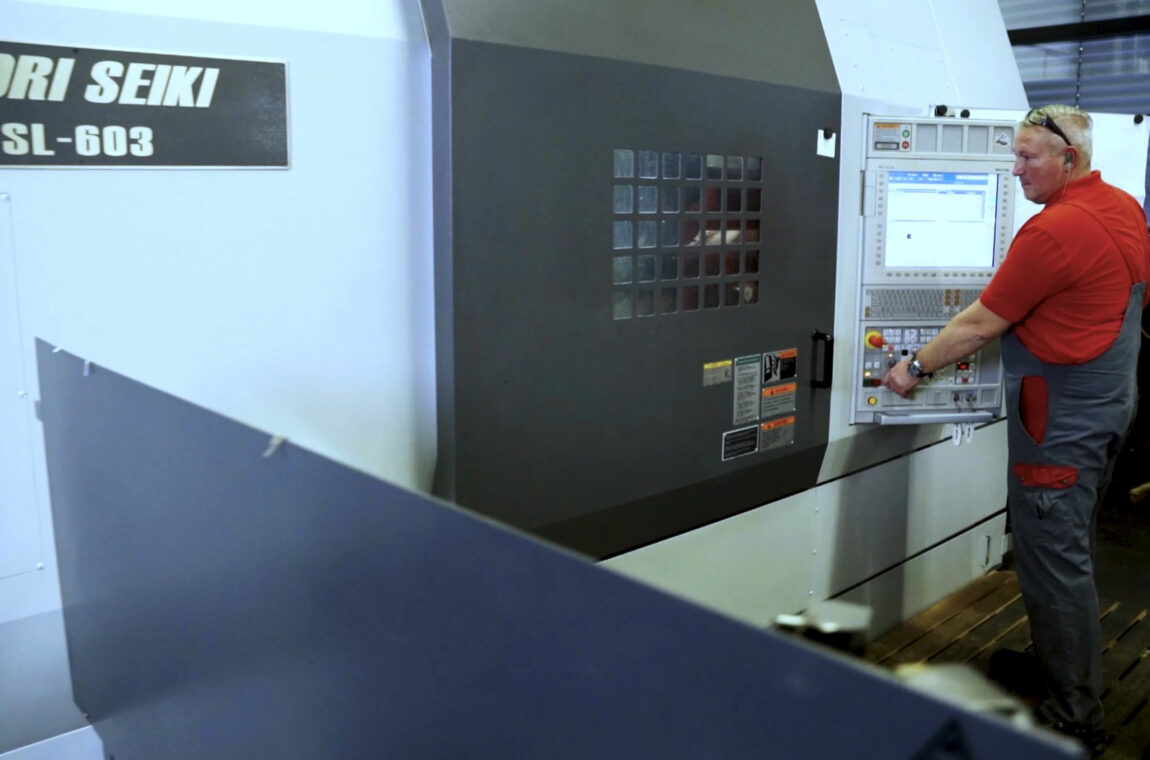 SIEBTECHNIK TEMA employees operate the Mori Seiki