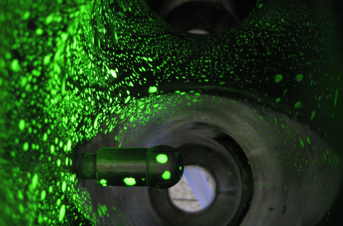 Machine validation by means of a dye test